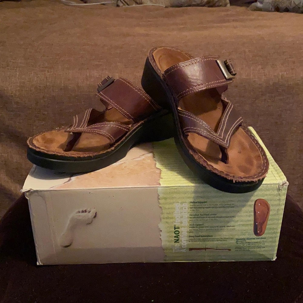 Naot thong sandal size 39